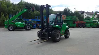 Vorschaubild 1 einer Mietmaschine vom Typ 3 Ton Ruw Terrein Heftruck | Manitou M30-4