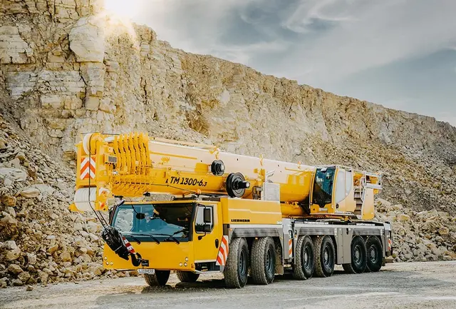 Bild 3 einer Mietmaschine vom Typ mobiele kraan 300 ton, Liebherr LTM 1300 6.3