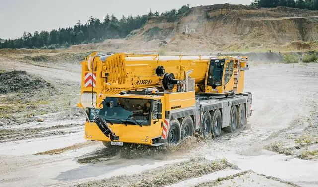 Bild 1 einer Mietmaschine vom Typ mobiele kraan 300 ton, Liebherr LTM 1300 6.3