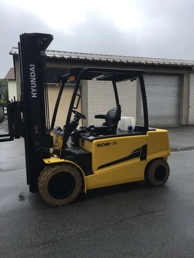 Bild 0 einer Mietmaschine vom Typ 5 ton elektrische | Hyundai 50B-9 6000 mm