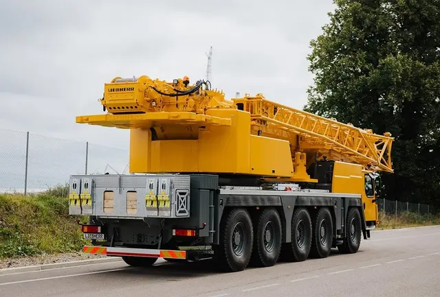Bild 2 einer Mietmaschine vom Typ mobiele kraan van 150 ton | Liebherr LTM 1150 5.3