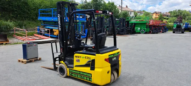 Bild 2 einer Mietmaschine vom Typ 1.8 ton elektrische driewieler | Hyundai 18BT-9 5500 mm