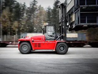 Afbeelding van een huurmachine van het type Kalmar DCG330-12