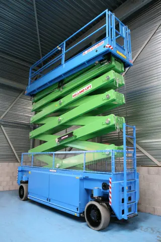 Afbeelding van een huurmachine van het type SBE-282 | Holland Lift HL285_E13_4WDS