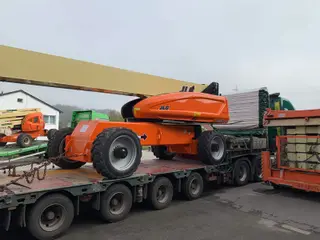 Vorschaubild 4 einer Mietmaschine vom Typ TB-433X | JLG 1350SJP