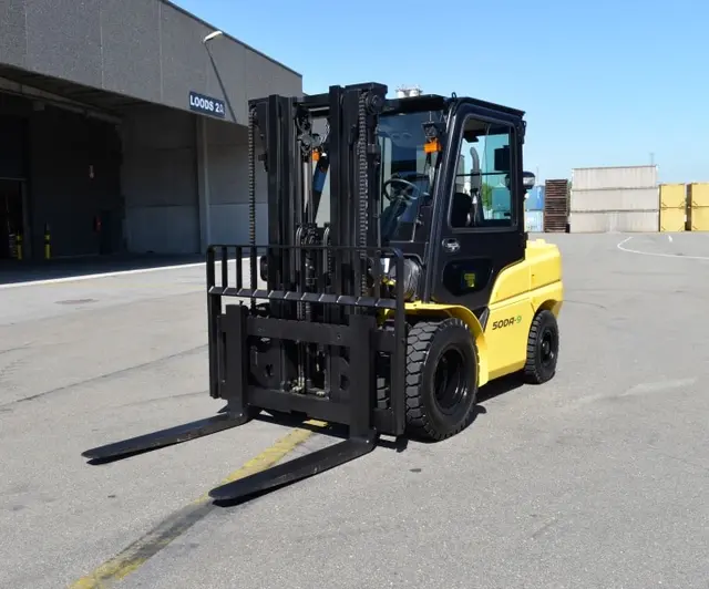 Bild 0 einer Mietmaschine vom Typ 5 ton Diesel | Hyundai 50DA-9 5980 mm