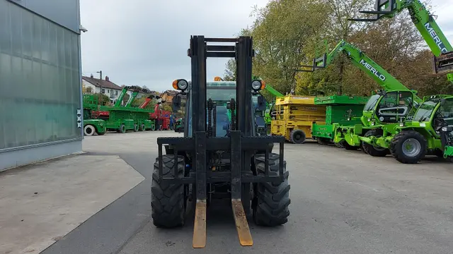 Bild 1 einer Mietmaschine vom Typ 5 ton ruw terrein heftruck | Ausa C500H x4