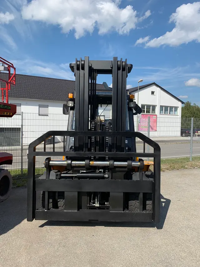 Bild 4 einer Mietmaschine vom Typ 5 ton Diesel | Maximum Heftruck FD50T 4800 mm