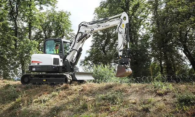 Bild 2 einer Mietmaschine vom Typ 8,5 Ton Van Compacte Graafmachines | Bobcat E85