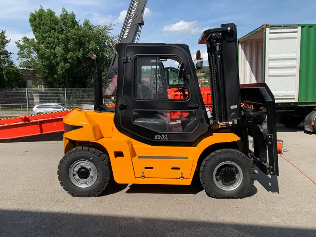 Bild 1 einer Mietmaschine vom Typ 5 ton Diesel | Maximum Heftruck FD50T 4800 mm