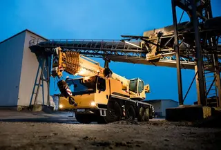 Vorschaubild 1 einer Mietmaschine vom Typ mobiele kraan 90 ton | Liebherr LTM 1090 4.2