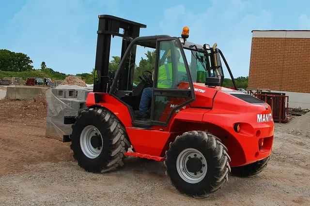 Bild 0 einer Mietmaschine vom Typ 5 Ton Ruw Terrein Heftruck | Manitou M50-4