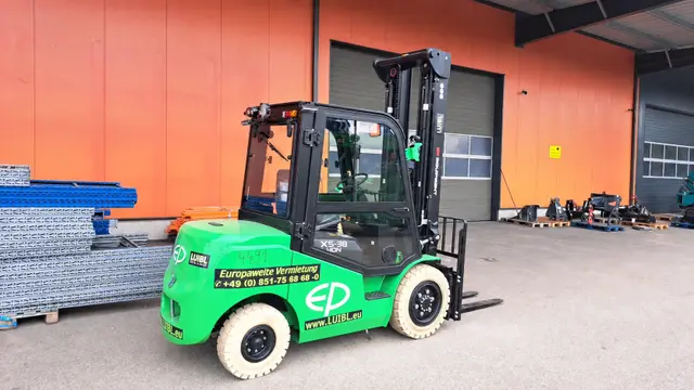 Bild 2 einer Mietmaschine vom Typ 3.8 ton elektrische heftruck | EP EFL382X5 6000 mm