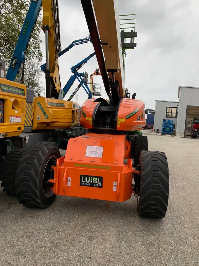 Bild 3 einer Mietmaschine vom Typ TB-433X | JLG 1350SJP
