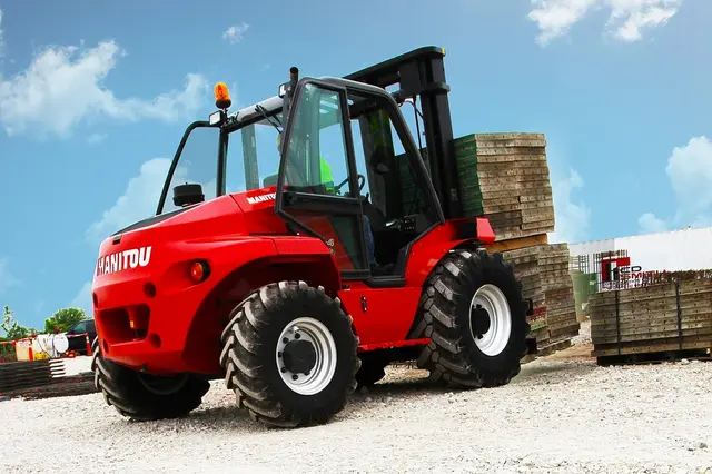 Bild 1 einer Mietmaschine vom Typ 5 Ton Ruw Terrein Heftruck | Manitou M50-4