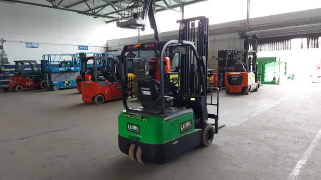 Bild 3 einer Mietmaschine vom Typ 1.8 ton elektrische driewieler | EP CPD18TV8 6000 mm