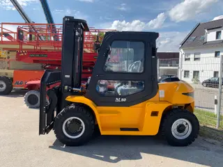 Afbeelding van een huurmachine van het type 5 ton Diesel | Maximum Heftruck FD50T 4800 mm