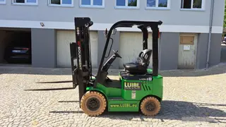 Afbeelding van een huurmachine van het type 1.8 ton elektrische vier-Wieler | EP EFL181 4800 mm