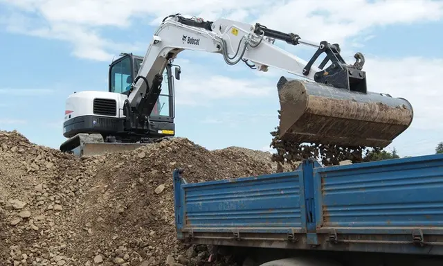 Bild 3 einer Mietmaschine vom Typ 8,5 Ton Van Compacte Graafmachines | Bobcat E85