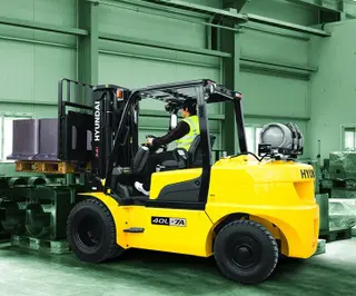 Afbeelding van een huurmachine van het type 4 ton Gas | Hyundai 40L-7A 6030 mm