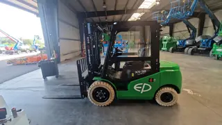 Afbeelding van een huurmachine van het type 3.8 ton elektrische heftruck | EP EFL382X5 4500 mm