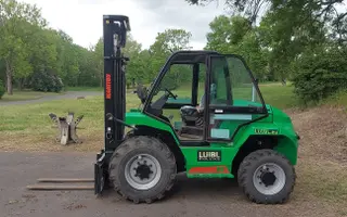 Afbeelding van een huurmachine van het type 3 Ton Ruw Terrein Heftruck | Manitou M30-4