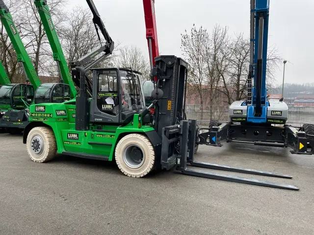 Bild 3 einer Mietmaschine vom Typ 18 ton Diesel | Kalmar DCG 180-6T 4500 mm