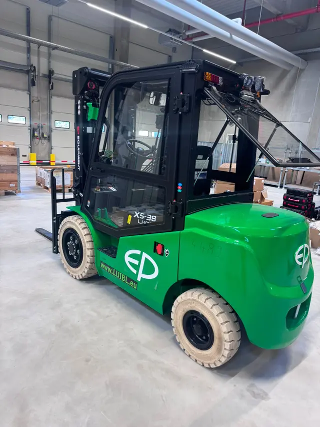 Bild 0 einer Mietmaschine vom Typ 3.8 ton elektrische heftruck | EP EFL382X5 4800 mm