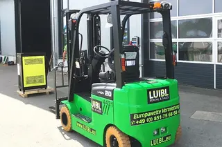 Vorschaubild 2 einer Mietmaschine vom Typ 2 ton elektrische vier-Wieler | EP CPD20L1 4800 mm