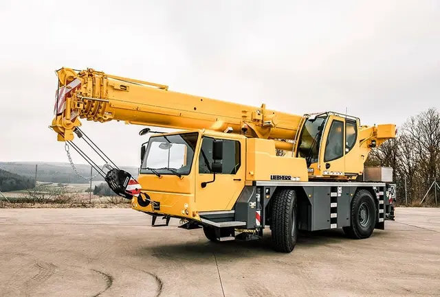 Bild 0 einer Mietmaschine vom Typ Mobilkran 40 Tonnen | Liebherr LTM 1040 2.1