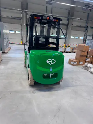 Vorschaubild 2 einer Mietmaschine vom Typ 3.8 ton elektrische heftruck | EP EFL382X5 4800 mm