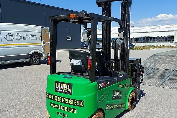 Bild 1 einer Mietmaschine vom Typ 2 ton elektrische vier-Wieler | EP CPD20L1S 6000 mm