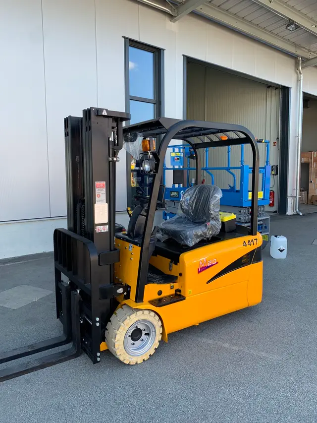 Bild 2 einer Mietmaschine vom Typ 2 ton elektrische driewieler | Max Heftruck FB20S-MJZ 4500 mm